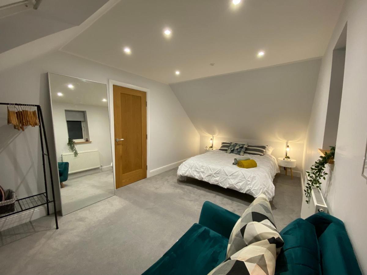 Unique Luxury Detached Apartment In Windsor That Sleeps 4 Exterior photo