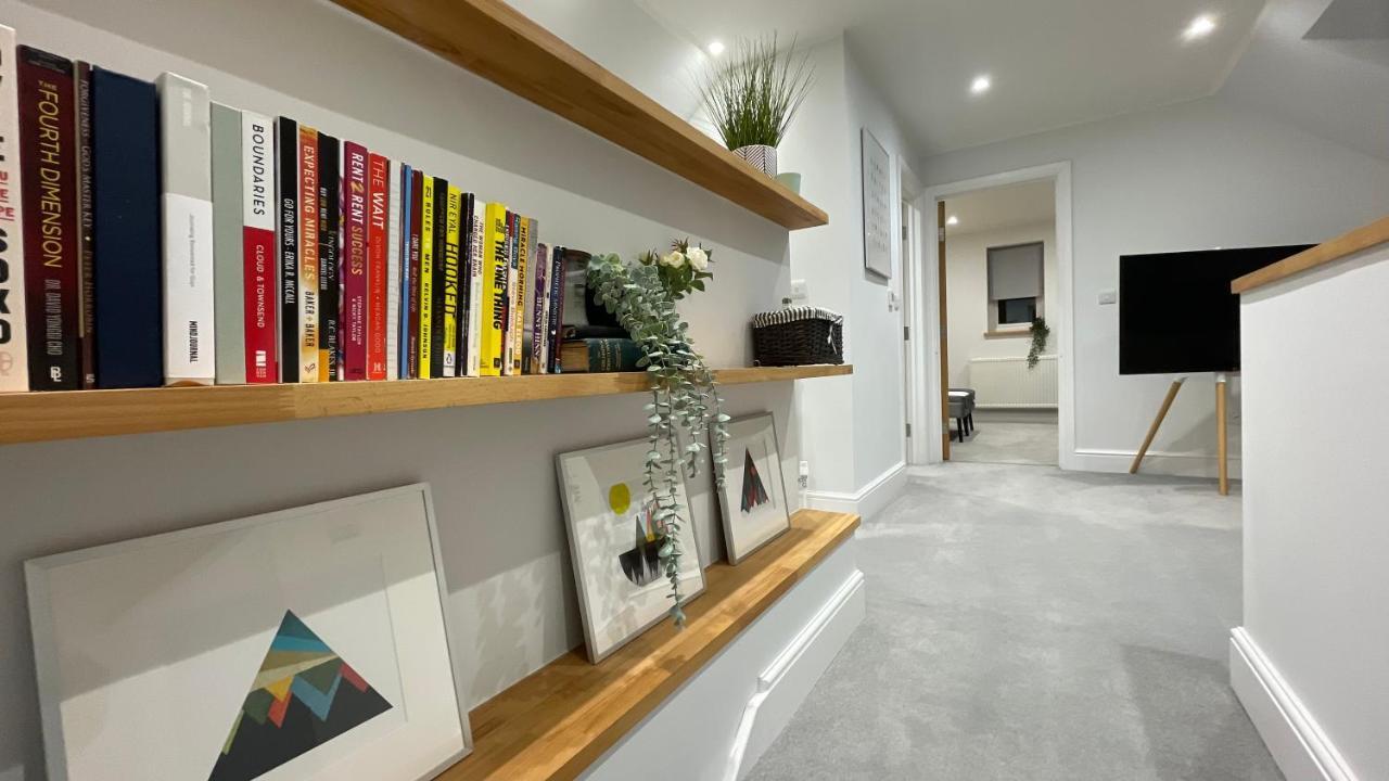 Unique Luxury Detached Apartment In Windsor That Sleeps 4 Exterior photo