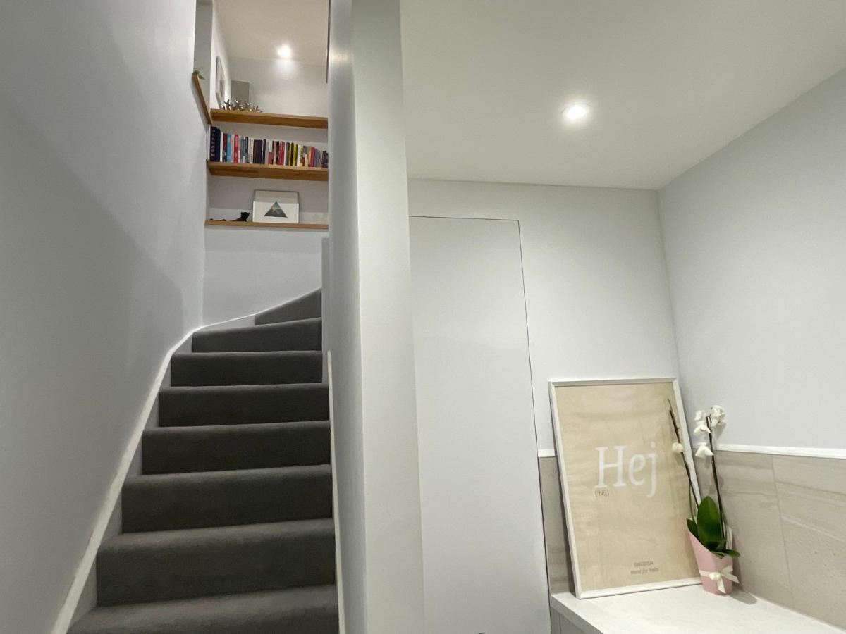 Unique Luxury Detached Apartment In Windsor That Sleeps 4 Exterior photo