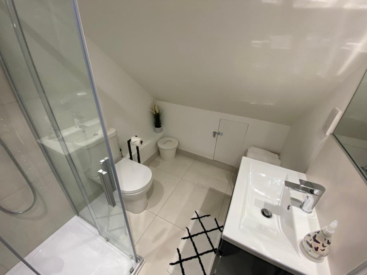 Unique Luxury Detached Apartment In Windsor That Sleeps 4 Exterior photo